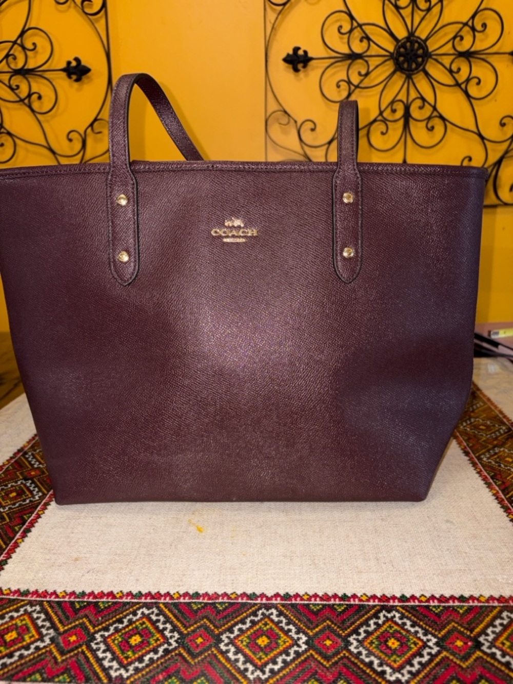 Coach Medium City Tote